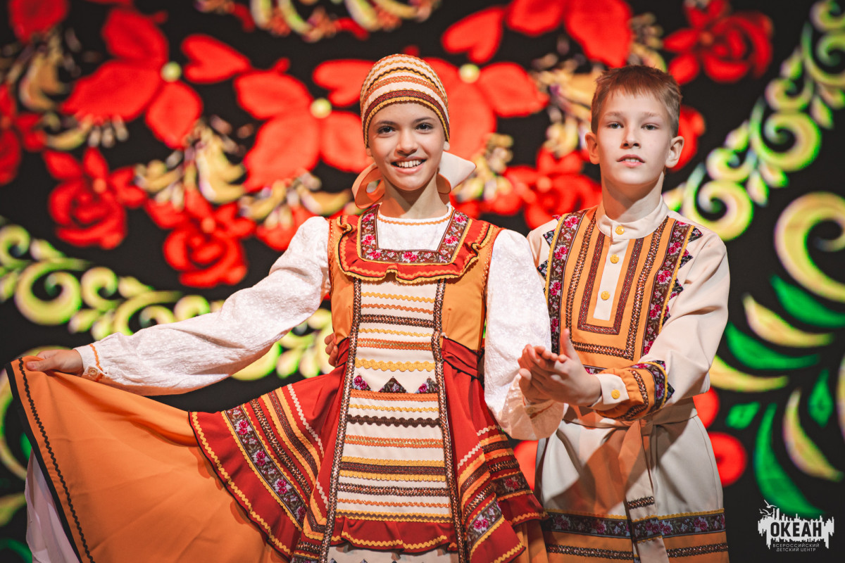 В «Океане» прошёл вожатско-детский спектакль «Варвара-краса, длинная коса»